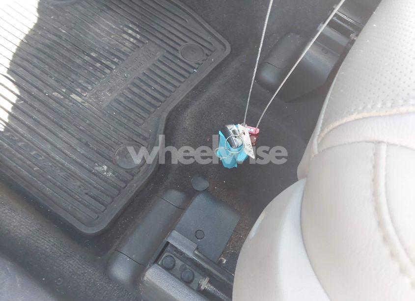 Photo 11 of 2015 Ford Explorer LIMITED (VIN 1FM5K8F80FGA50680)