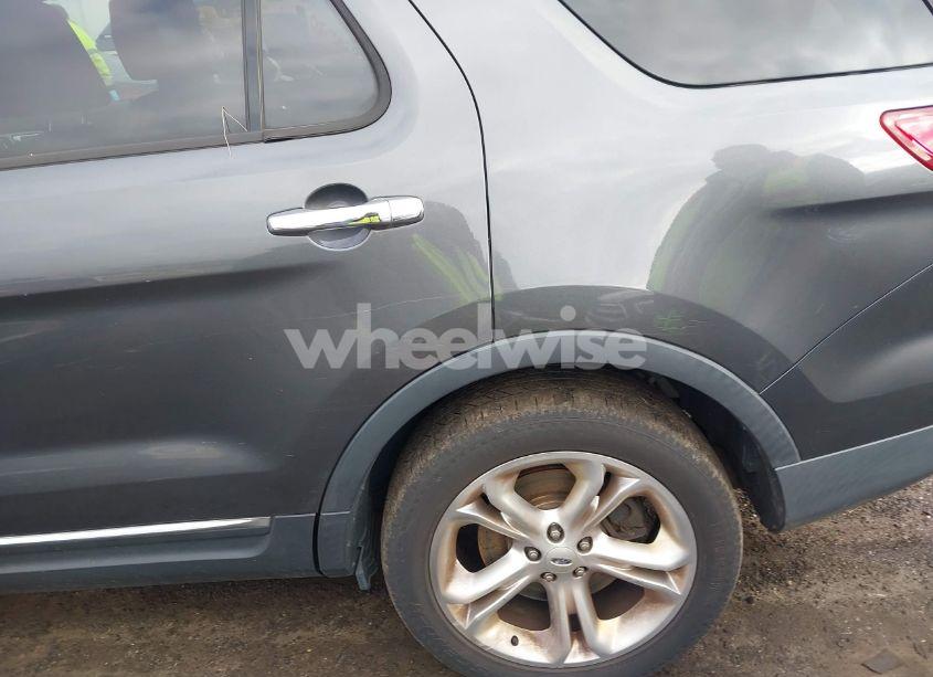 Photo 12 of 2015 Ford Explorer LIMITED (VIN 1FM5K8F80FGB27161)