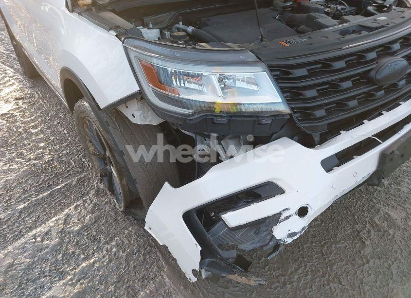 Photo 6 of 2016 Ford Explorer LIMITED (VIN 1FM5K8F80GGA53869)