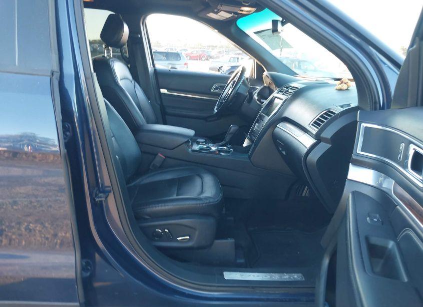 Photo 5 of 2016 Ford Explorer LIMITED (VIN 1FM5K8F80GGB90732)