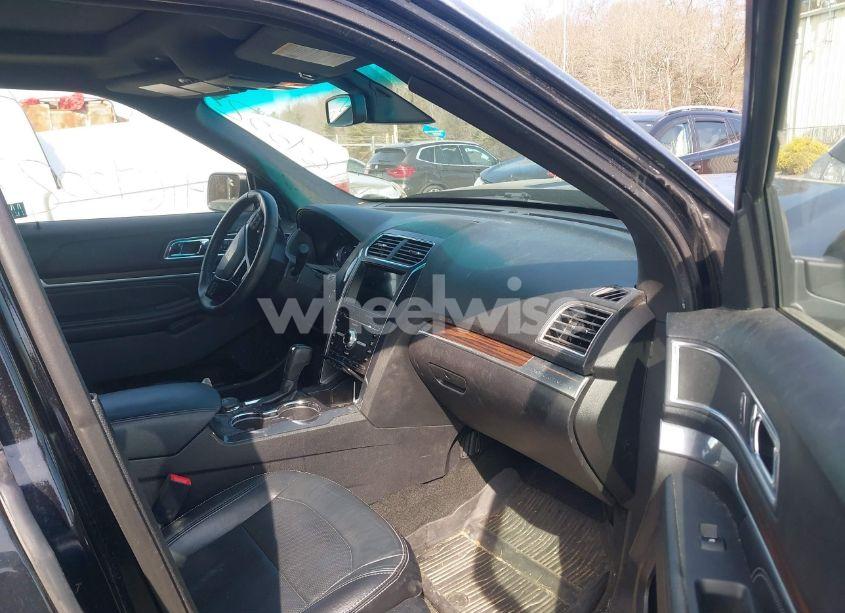 Photo 5 of 2017 Ford Explorer LIMITED (VIN 1FM5K8F80HGB18429)