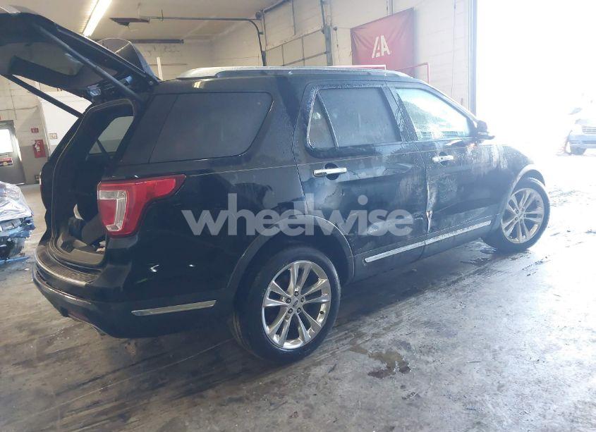 Photo 4 of 2018 Ford Explorer LIMITED (VIN 1FM5K8F80JGA62577)