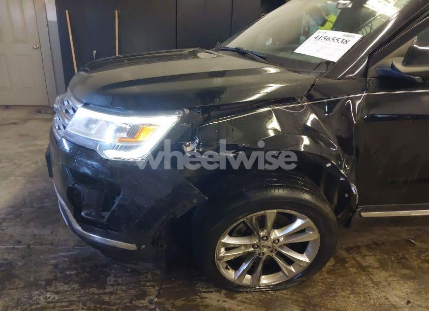 Photo 6 of 2018 Ford Explorer LIMITED (VIN 1FM5K8F80JGA62577)