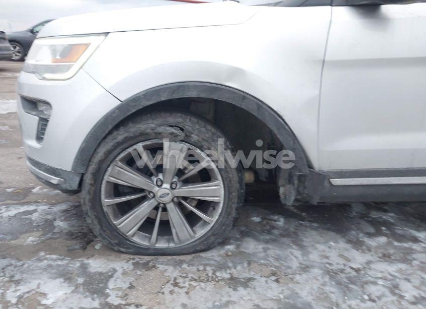 Photo 6 of 2018 Ford Explorer LIMITED (VIN 1FM5K8F80JGA82358)