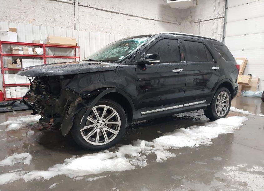 Photo 2 of 2017 Ford Explorer LIMITED (VIN 1FM5K8F81HGC93823)