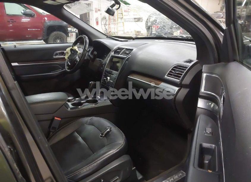 Photo 5 of 2017 Ford Explorer LIMITED (VIN 1FM5K8F81HGD73624)