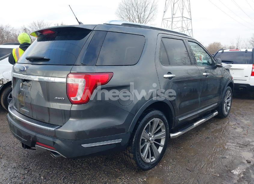 Photo 4 of 2018 Ford Explorer LIMITED (VIN 1FM5K8F81JGA85155)