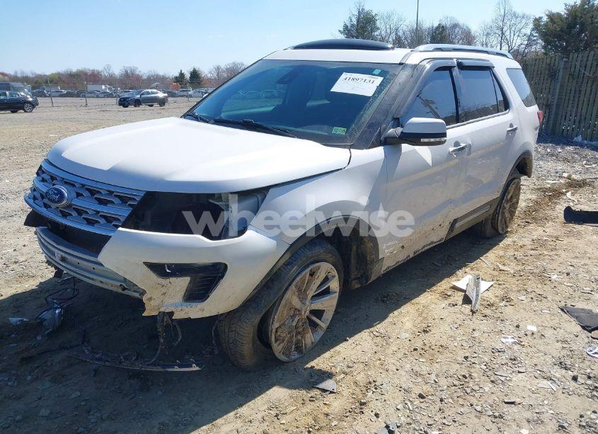 Photo 2 of 2019 Ford Explorer LIMITED (VIN 1FM5K8F81KGB06071)