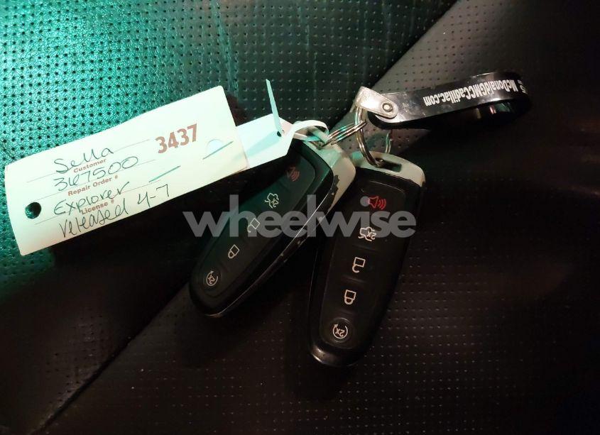 Photo 11 of 2015 Ford Explorer LIMITED (VIN 1FM5K8F82FGA33170)