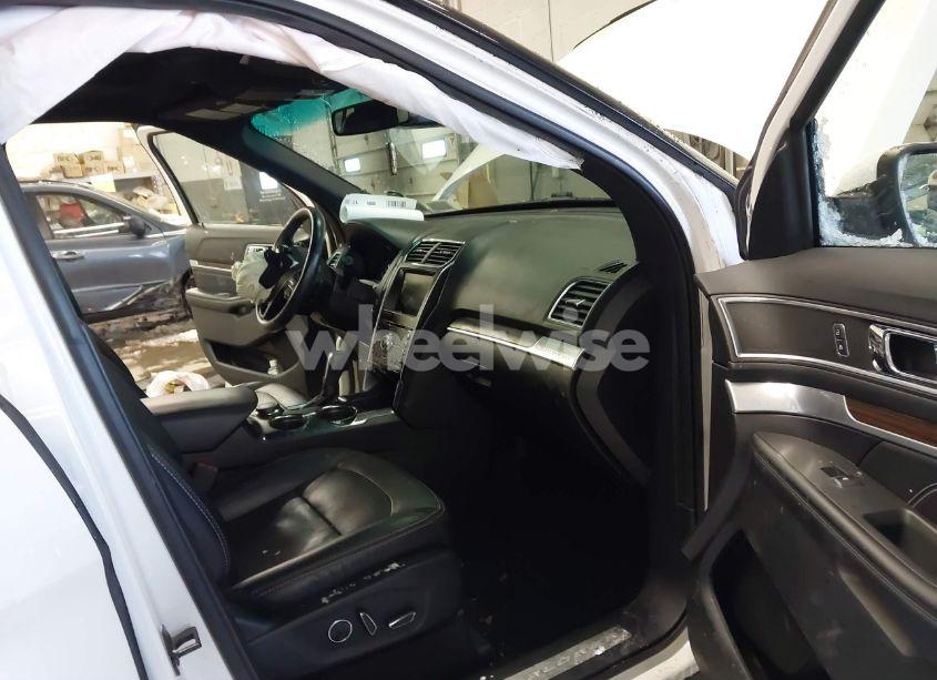 Photo 5 of 2016 Ford Explorer LIMITED (VIN 1FM5K8F83GGC73877)