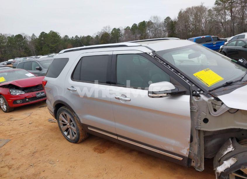 Photo 14 of 2018 Ford Explorer LIMITED (VIN 1FM5K8F83JGA27998)