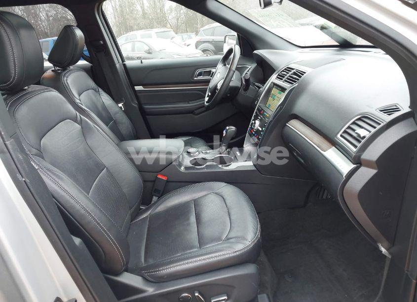 Photo 5 of 2018 Ford Explorer LIMITED (VIN 1FM5K8F83JGA27998)