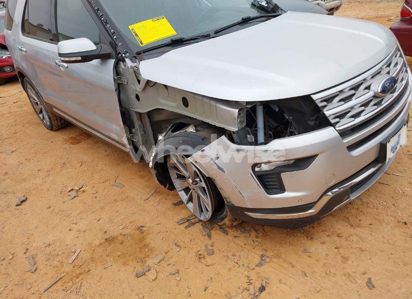 Photo 6 of 2018 Ford Explorer LIMITED (VIN 1FM5K8F83JGA27998)