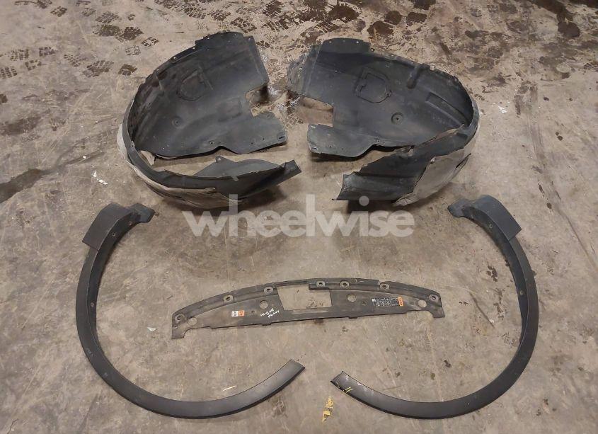 Photo 12 of 2016 Ford Explorer LIMITED (VIN 1FM5K8F84GGB10834)