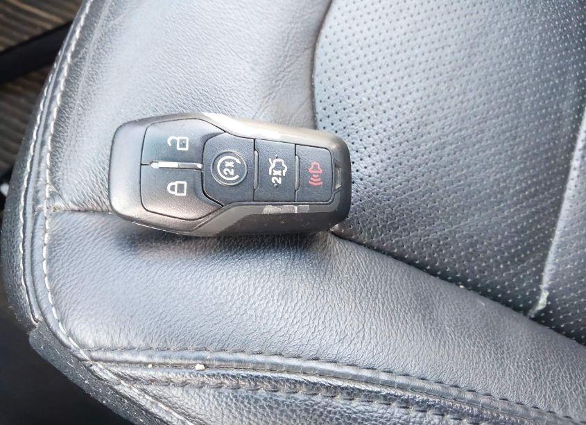 Photo 11 of 2017 Ford Explorer LIMITED (VIN 1FM5K8F84HGA23629)