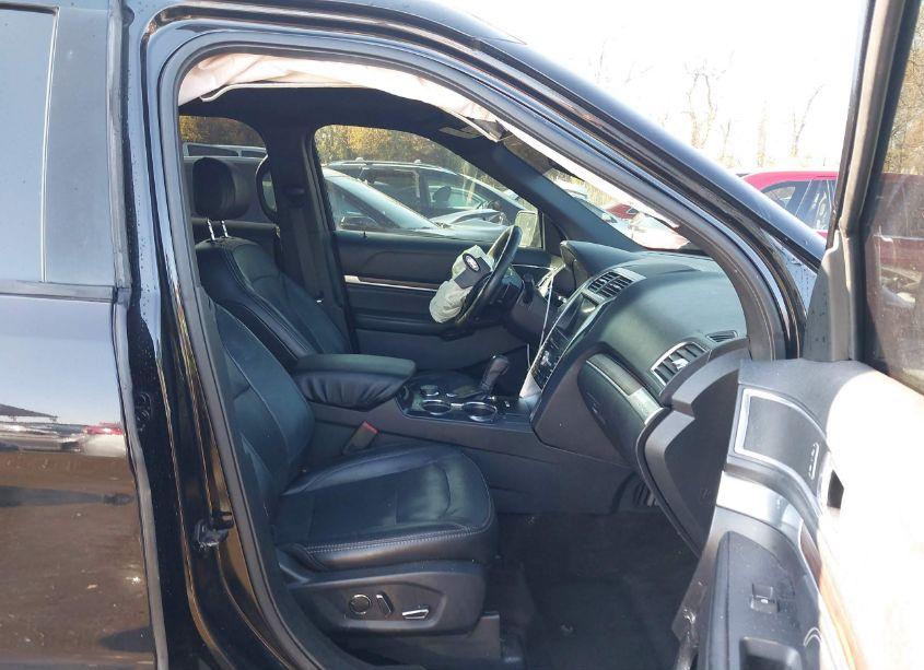Photo 5 of 2017 Ford Explorer LIMITED (VIN 1FM5K8F84HGC18663)