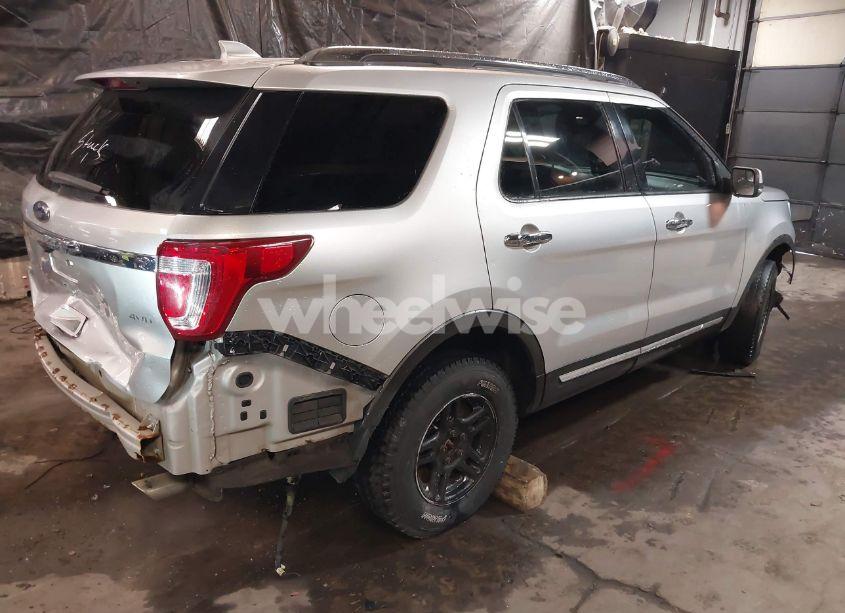 Photo 4 of 2017 Ford Explorer LIMITED (VIN 1FM5K8F85HGA17905)