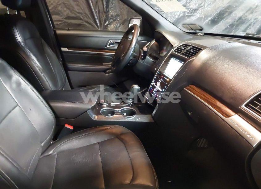 Photo 5 of 2017 Ford Explorer LIMITED (VIN 1FM5K8F85HGA17905)