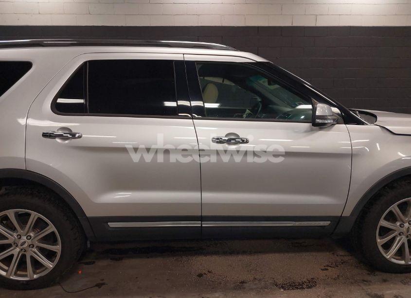 Photo 13 of 2017 Ford Explorer LIMITED (VIN 1FM5K8F85HGA45476)