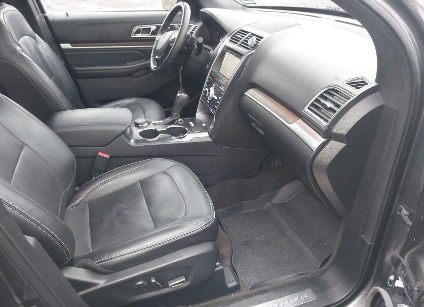 Photo 5 of 2017 Ford Explorer LIMITED (VIN 1FM5K8F86HGD15458)