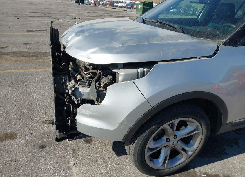 Photo 6 of 2015 Ford Explorer LIMITED (VIN 1FM5K8F87FGB10986)