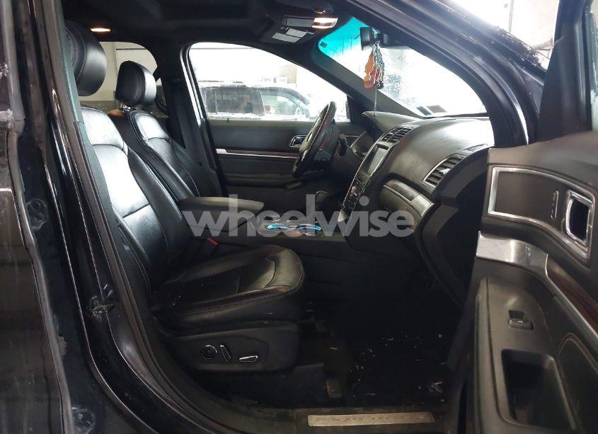 Photo 5 of 2016 Ford Explorer LIMITED (VIN 1FM5K8F87GGD18142)