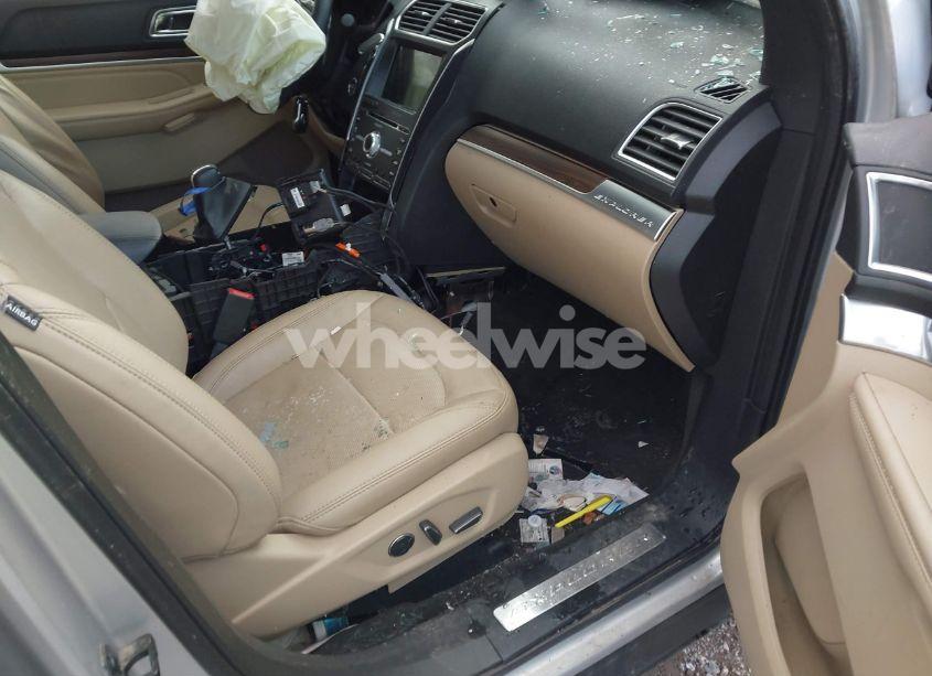 Photo 5 of 2017 Ford Explorer LIMITED (VIN 1FM5K8F87HGD00645)