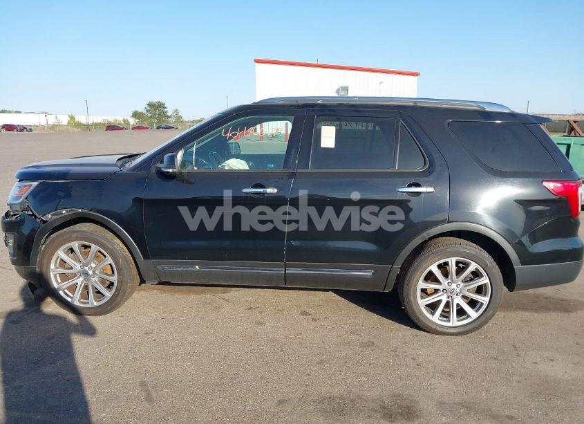 Photo 13 of 2016 Ford Explorer LIMITED (VIN 1FM5K8F88GGA97375)