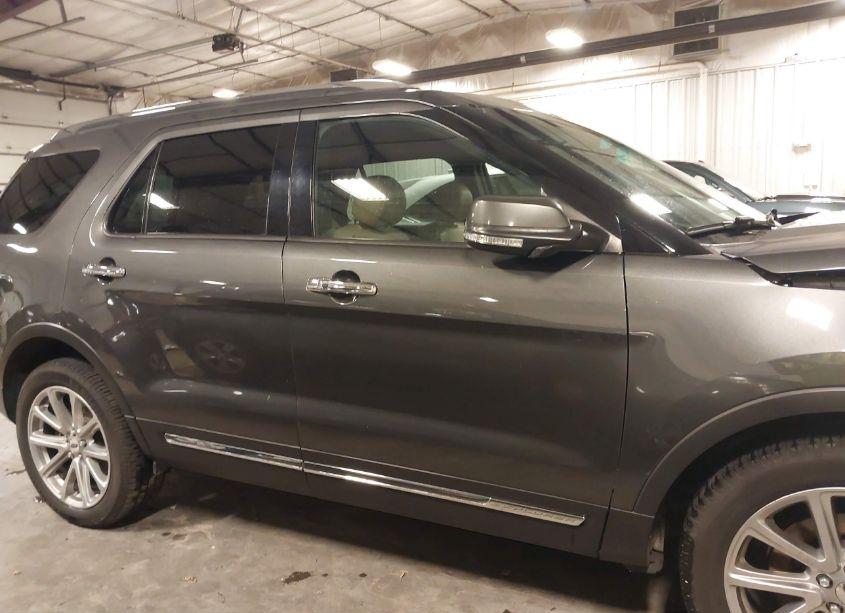 Photo 13 of 2016 Ford Explorer LIMITED (VIN 1FM5K8F88GGB16295)