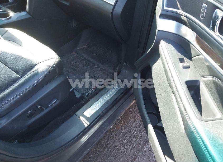 Photo 5 of 2016 Ford Explorer LIMITED (VIN 1FM5K8F88GGB26129)