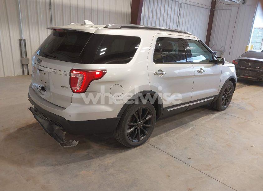 Photo 4 of 2016 Ford Explorer LIMITED (VIN 1FM5K8F88GGC06823)