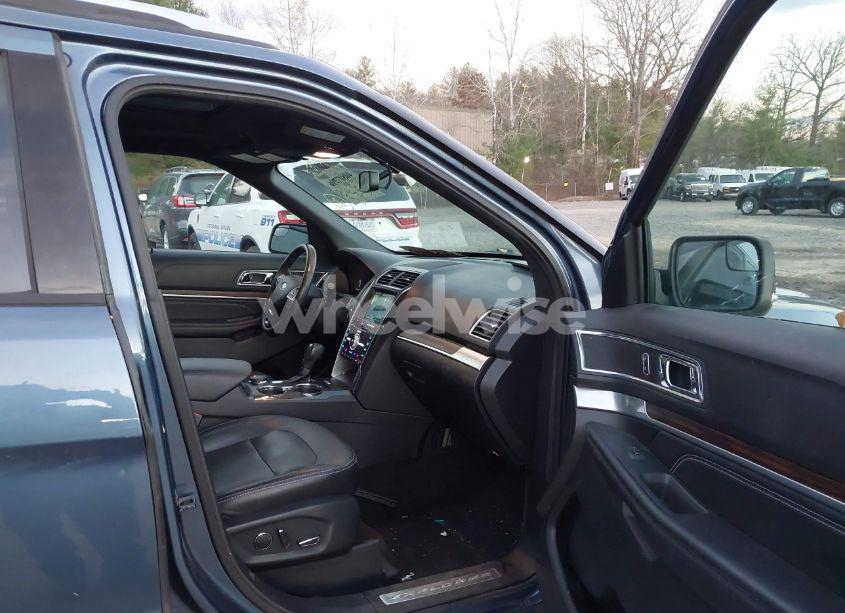 Photo 5 of 2018 Ford Explorer LIMITED (VIN 1FM5K8F88JGA57188)