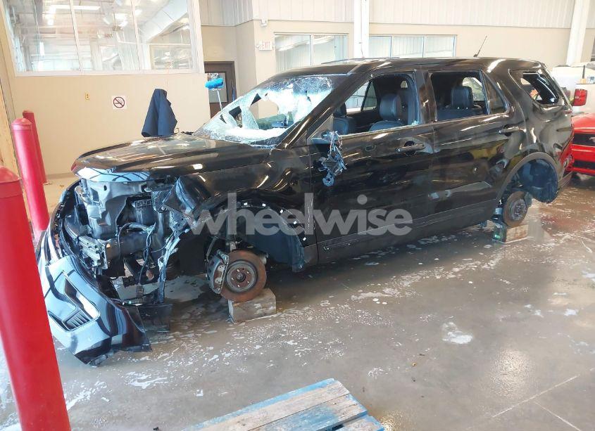 Photo 2 of 2018 Ford Explorer LIMITED (VIN 1FM5K8F89JGA36804)