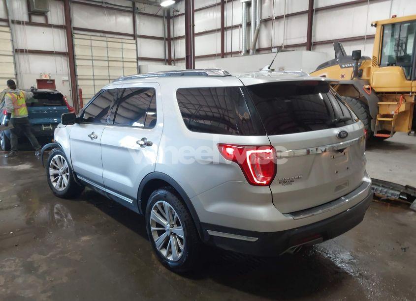 Photo 3 of 2019 Ford Explorer LIMITED (VIN 1FM5K8F89KGB42820)