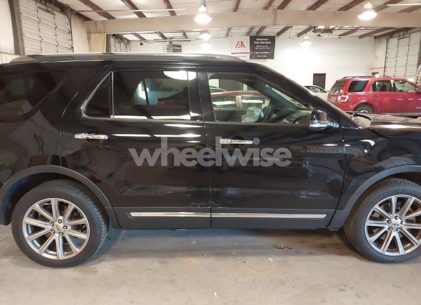 Photo 13 of 2017 Ford Explorer LIMITED (VIN 1FM5K8F8XHGA35039)