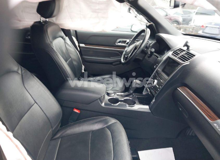 Photo 5 of 2017 Ford Explorer LIMITED (VIN 1FM5K8F8XHGC33281)