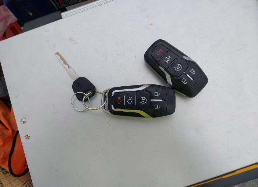 Photo 11 of 2017 Ford Explorer LIMITED (VIN 1FM5K8F8XHGD63948)