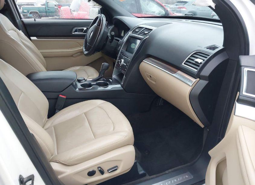Photo 5 of 2017 Ford Explorer LIMITED (VIN 1FM5K8F8XHGD63948)