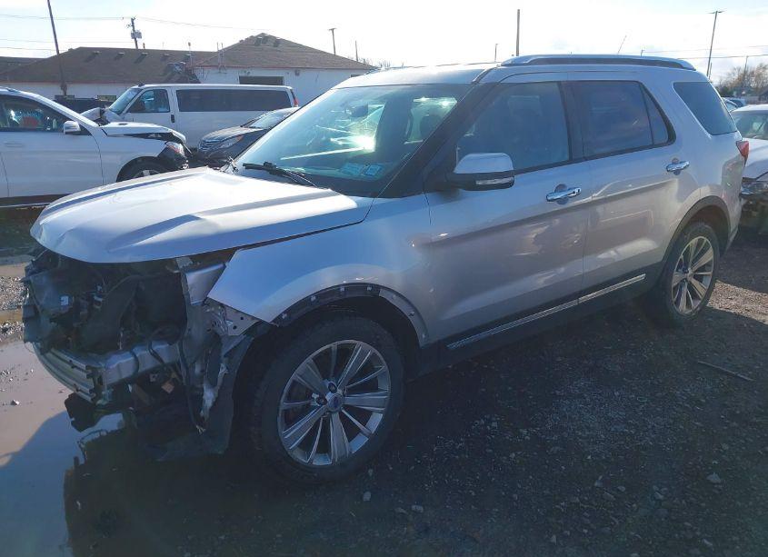 Photo 2 of 2018 Ford Explorer LIMITED (VIN 1FM5K8F8XJGB66431)