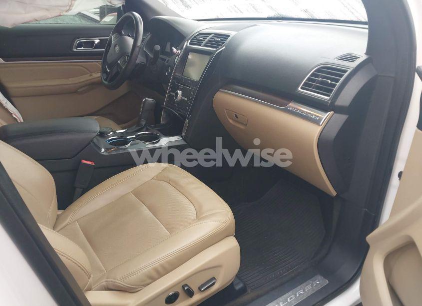 Photo 5 of 2016 Ford Explorer LIMITED (VIN 1FM5K8FH1GGC03374)