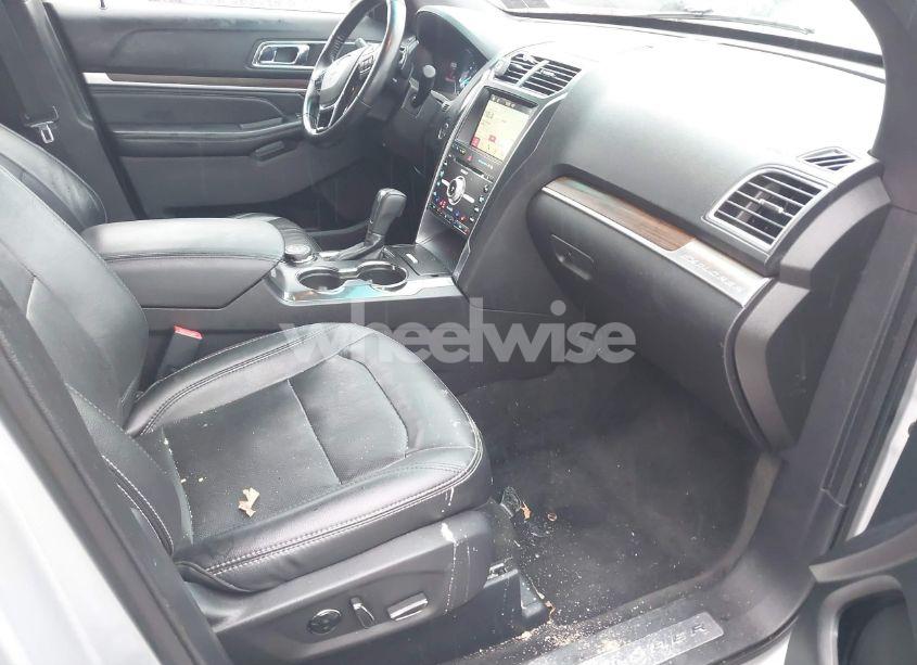 Photo 5 of 2017 Ford Explorer LIMITED (VIN 1FM5K8FH5HGA31190)