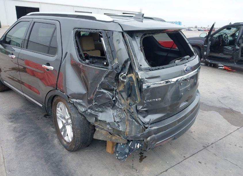 Photo 6 of 2016 Ford Explorer LIMITED (VIN 1FM5K8FH8GGB94110)
