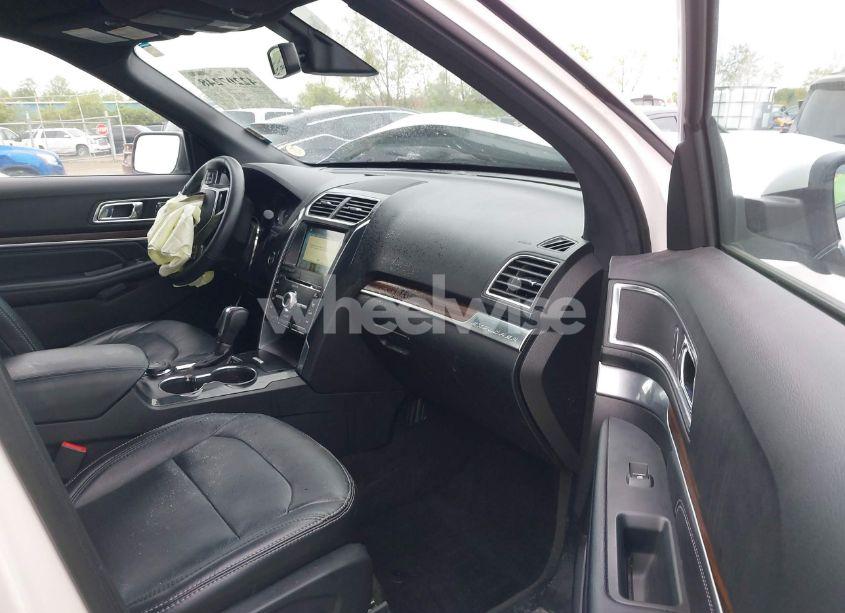 Photo 5 of 2018 Ford Explorer LIMITED (VIN 1FM5K8FHXJGB98294)