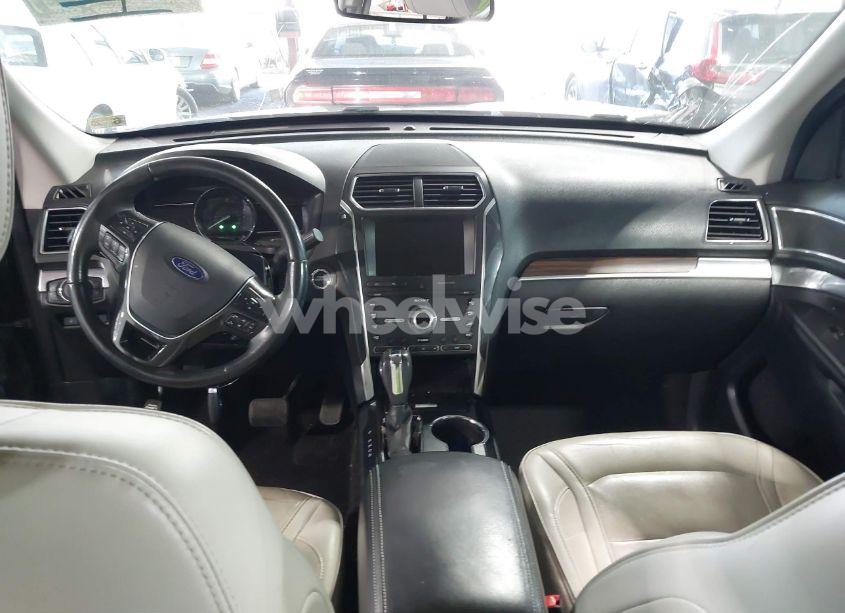 Photo 5 of 2019 Ford Explorer LIMITED (VIN 1FM5K8FHXKGB03461)