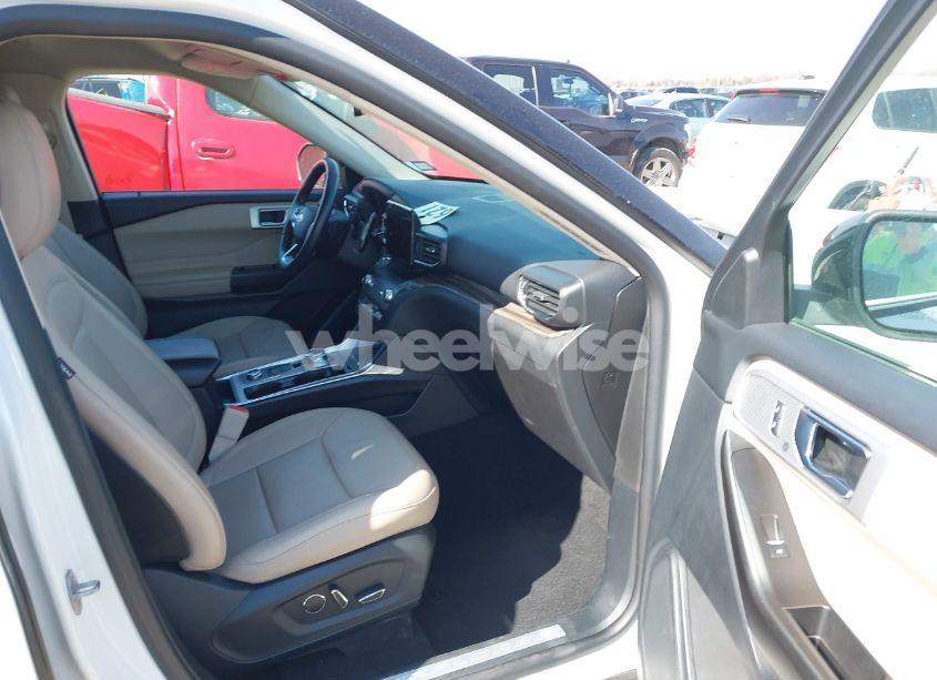 Photo 5 of 2020 Ford Explorer LIMITED (VIN 1FM5K8FW9LGB30926)