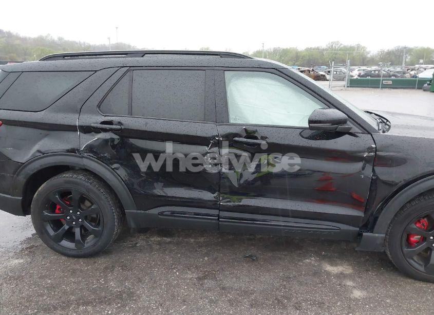 Photo 16 of 2022 Ford Explorer ST (VIN 1FM5K8GC1NGA02610)