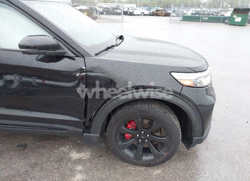Photo 6 of 2022 Ford Explorer ST (VIN 1FM5K8GC1NGA02610)