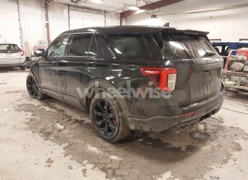 Photo 3 of 2022 Ford Explorer ST (VIN 1FM5K8GC1NGA84421)