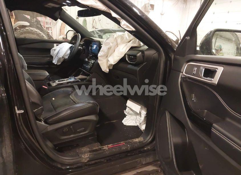 Photo 5 of 2022 Ford Explorer ST (VIN 1FM5K8GC1NGA84421)