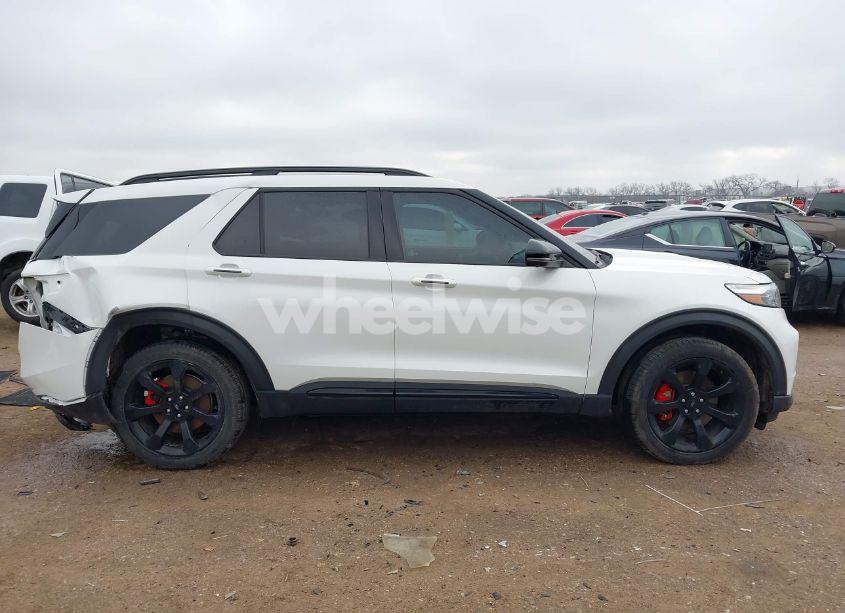 Photo 14 of 2023 Ford Explorer ST (VIN 1FM5K8GC1PGA09284)